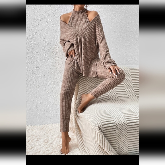 Space Dye Halter Top & Split Hem Tee & Leggings - Picture 6 of 6